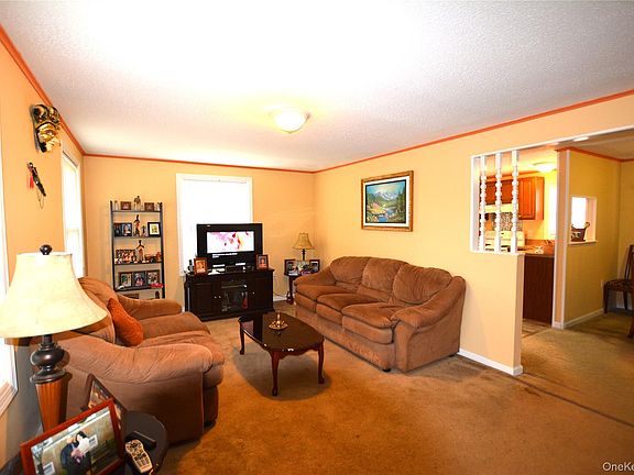 4th image of 36 Village Circle E