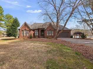 631 Cross Link Dr, Angier, NC 27501