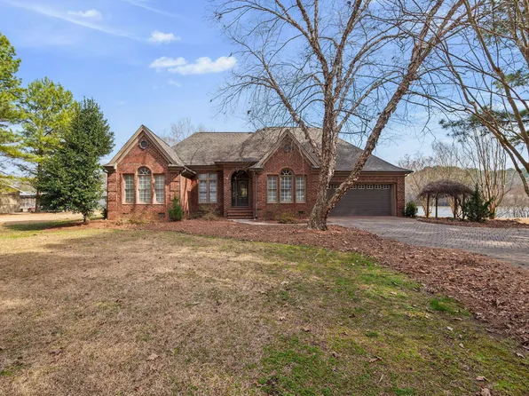 631 Cross Link Dr, Angier, NC 27501