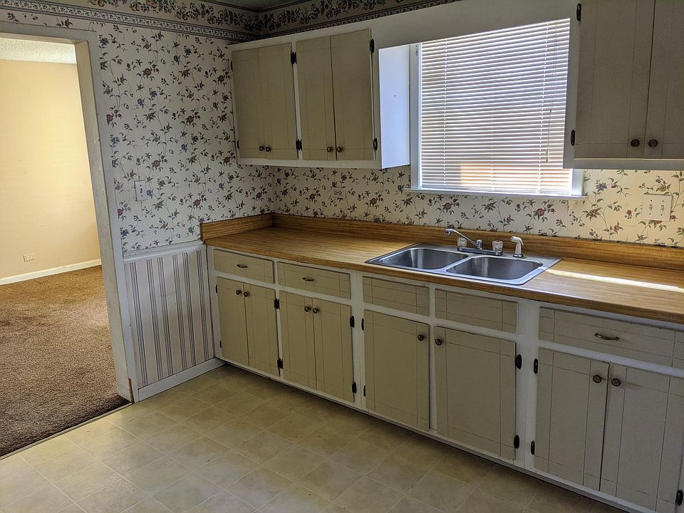 2nd image of 603 E Houston St