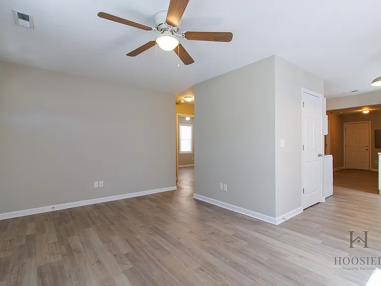 5838 Greenfield Ave — Photo 4