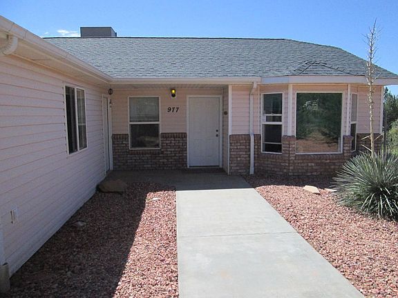 3rd image of 977 W Navajo Dr