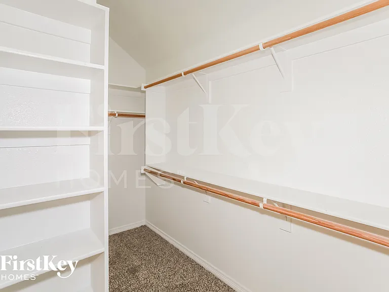 5829 Nathaniel Dr — Photo 11
