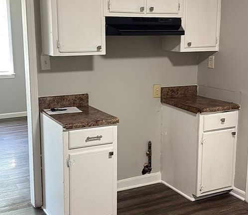 2nd image of 1926 Alta Vista Dr