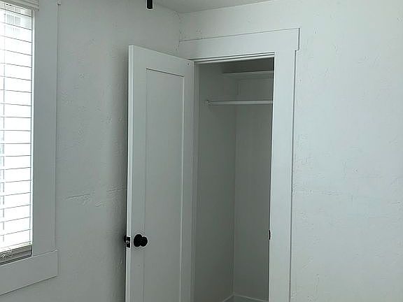 5th image of 2400 S 1st Ave