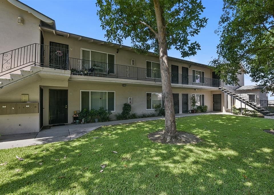1st image of 2312 E Santa Fe Ave #10
