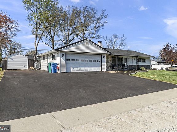 3rd image of 17 Gun Rd