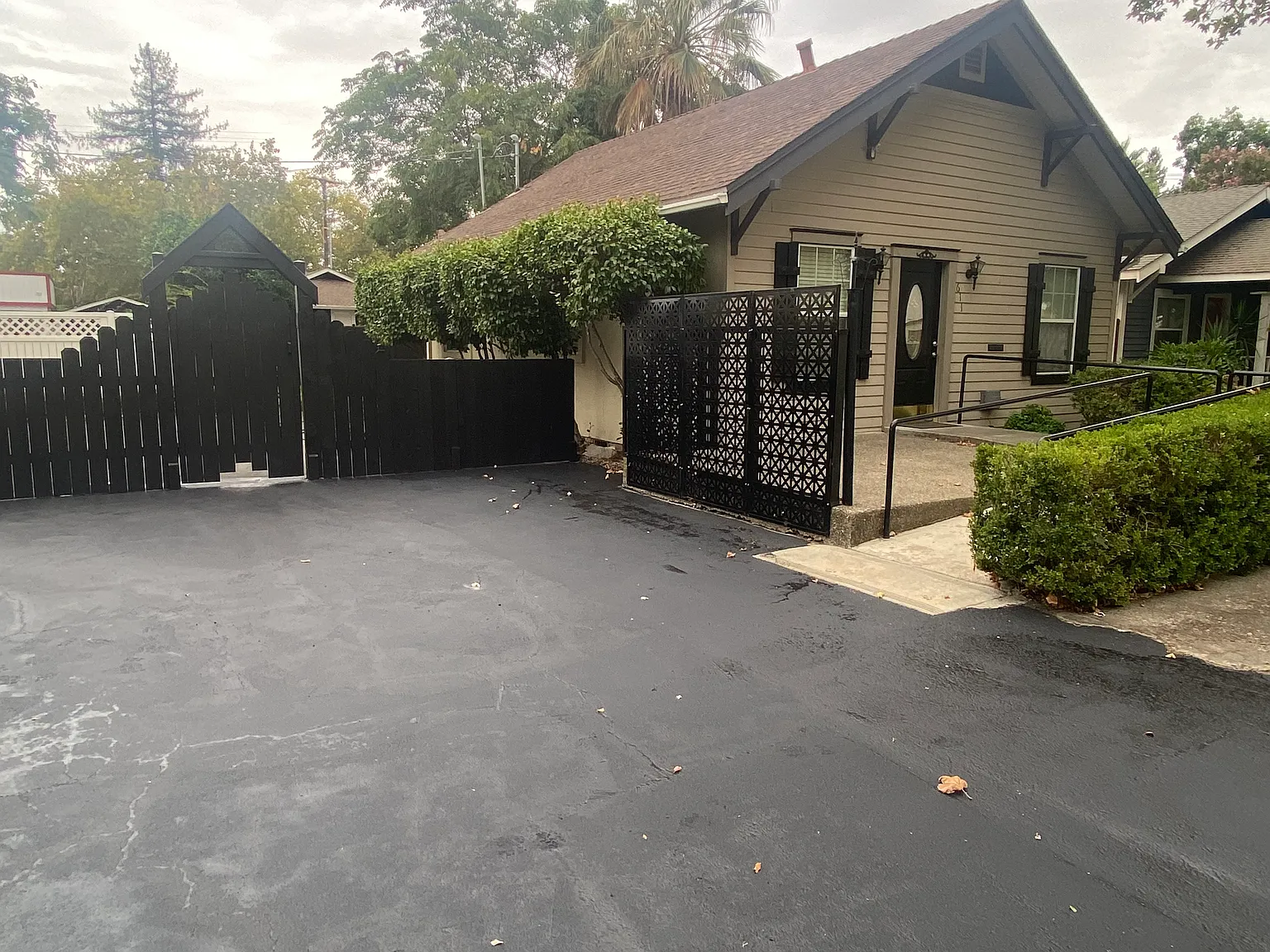 2 bed, 720 sqft, $2,400 — Photo 3