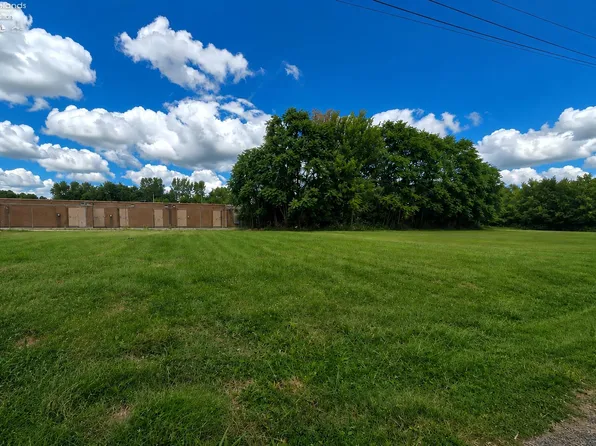 5 Buckeye St, New London, OH 44851