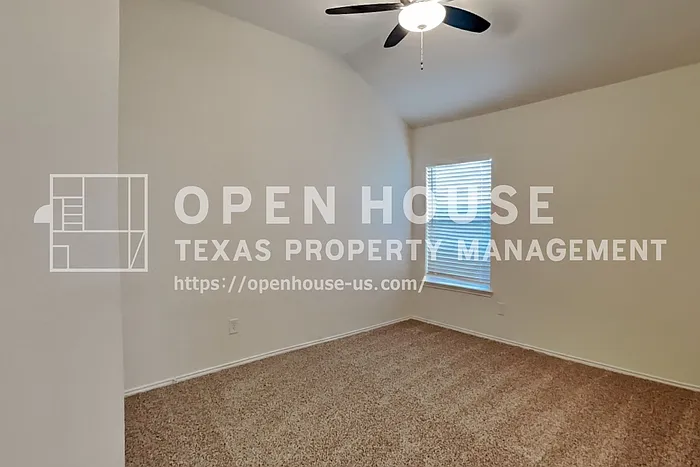405 Hackberry Dr — Photo 14