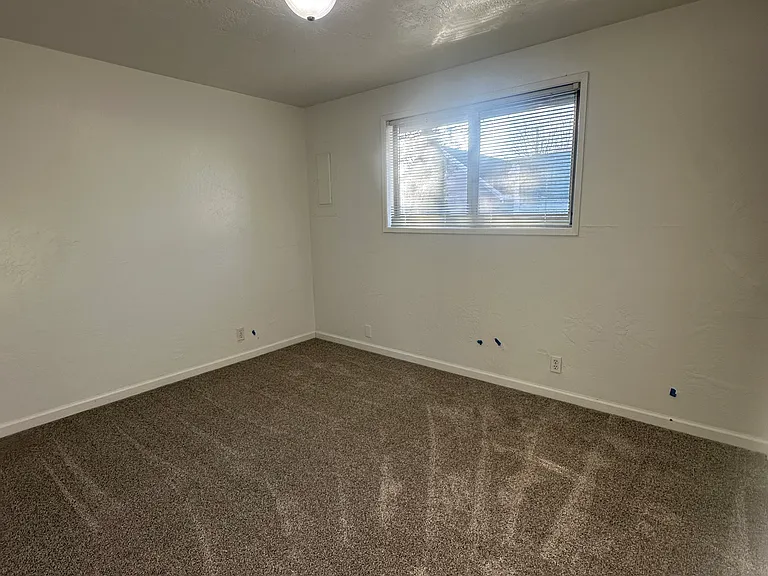 1075 W 13th Ave — Photo 6