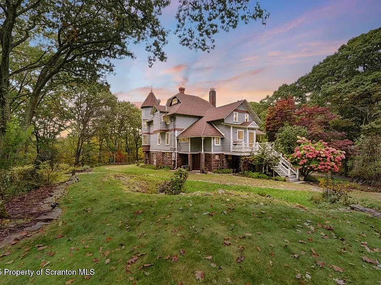 3360 Forest Rd — Photo 3