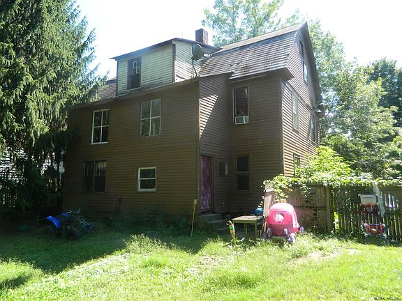 3rd image of 30 Baldwin Ave