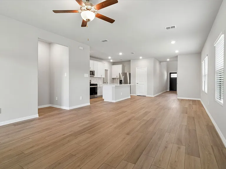 1414 Bridgestone Dr — Photo 7