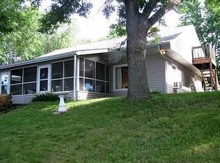 25611 105th St, Spirit Lake, IA 51360