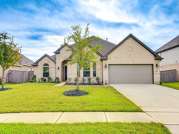 This 1 year old home is perfect. It's also located on a street with no outlet, so there is no through traffic.