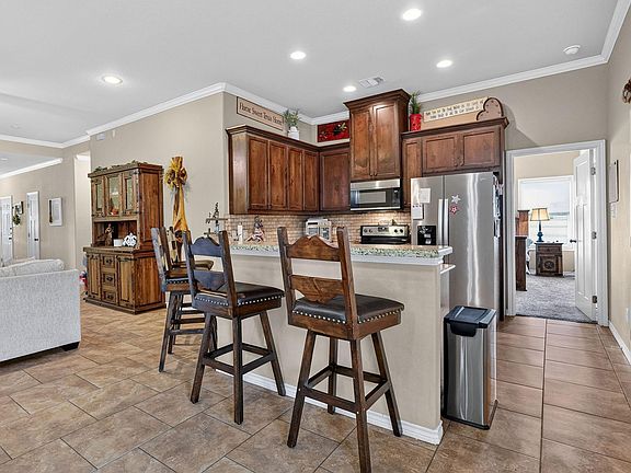 5th image of 4001 Golden Eagle Dr