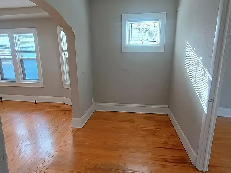 1650-52 N Arlington Pl — Photo 6