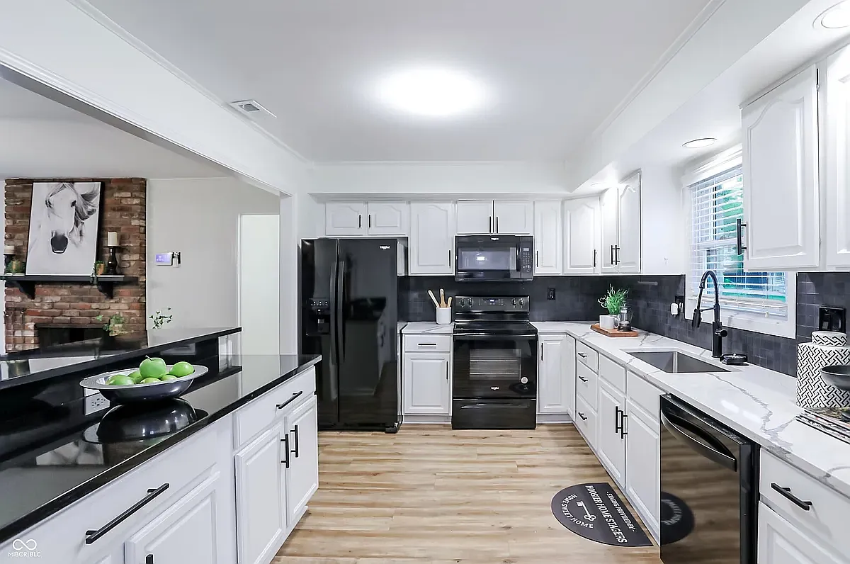 4 bed, 1500 sqft, $4,000 — Photo 3