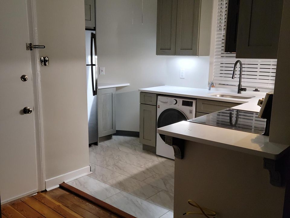 1st image of 928 Spruce St #3R