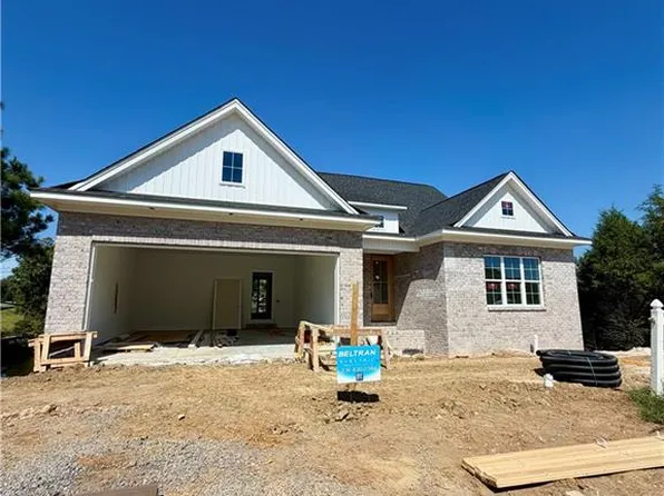 137 Reserve Dr, Mocksville, NC 27028