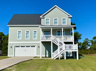 128 Westbay Cir, Harkers Island, NC 28531