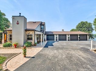 1034 Contentment Ln, Moneta, VA 24121