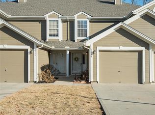 5933 NE Moonstone Dr, Lees Summit, MO 64064