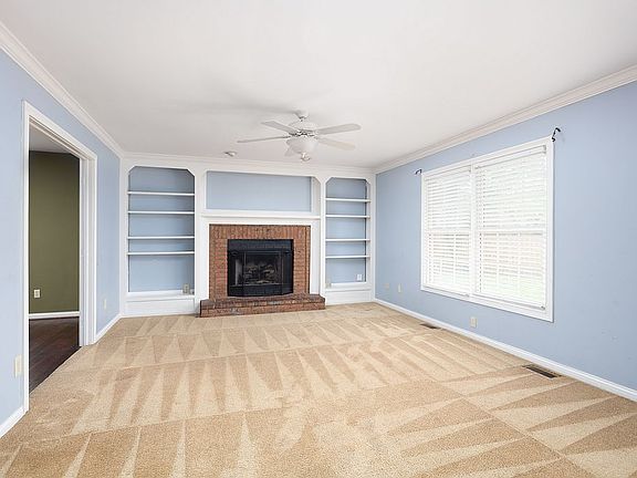 4th image of 4683 Laurelwood Dr