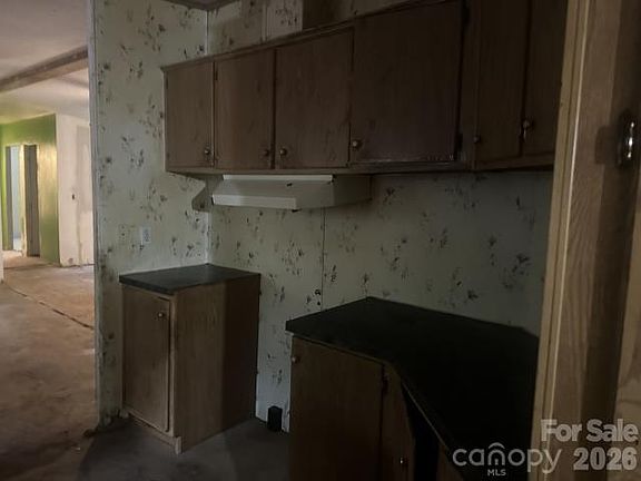 5th image of 1018 Love Valley Rd