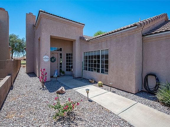 4th image of 1207 Golf Club Dr