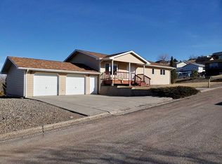 2701 Greenbriar Dr, Great Falls, MT 59404