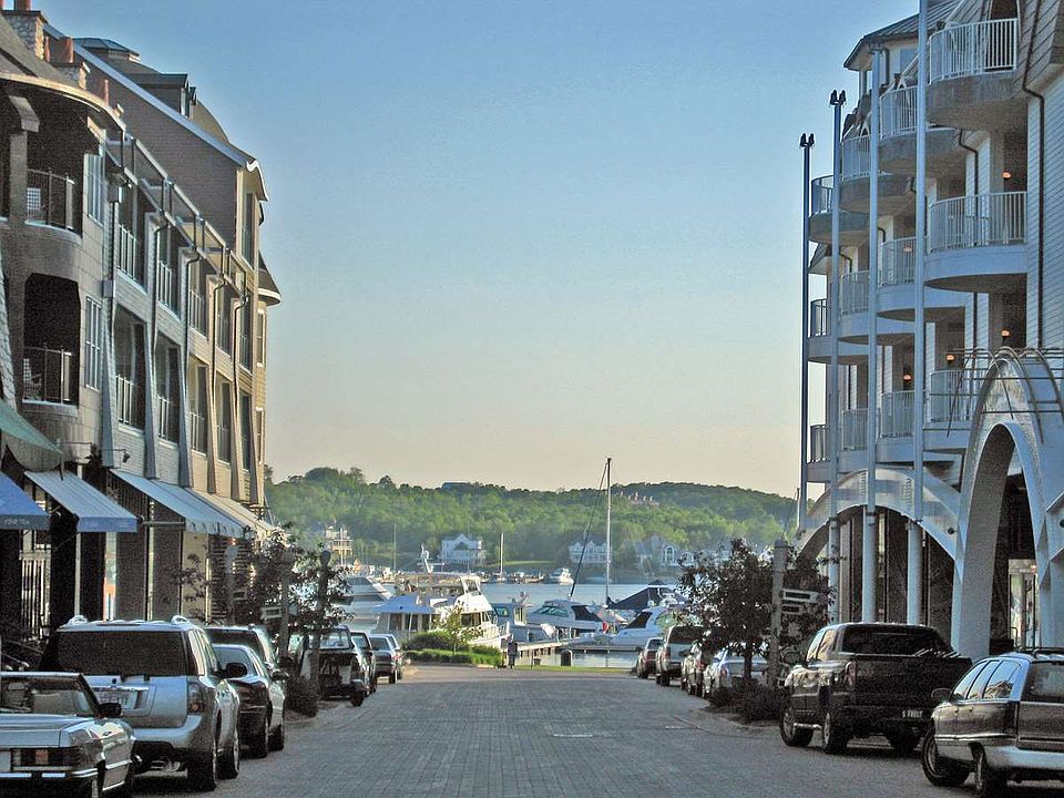 2nd image of 4200 Main St #23