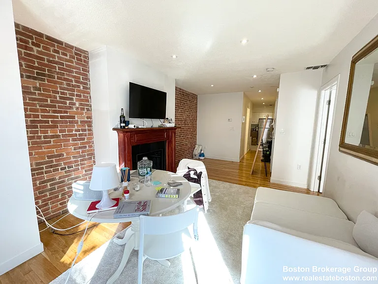 73 Gainsborough St — Photo 5