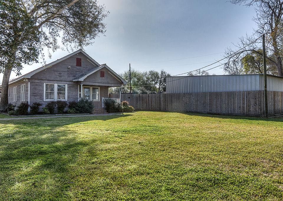 1st image of 803 S Houston Ave