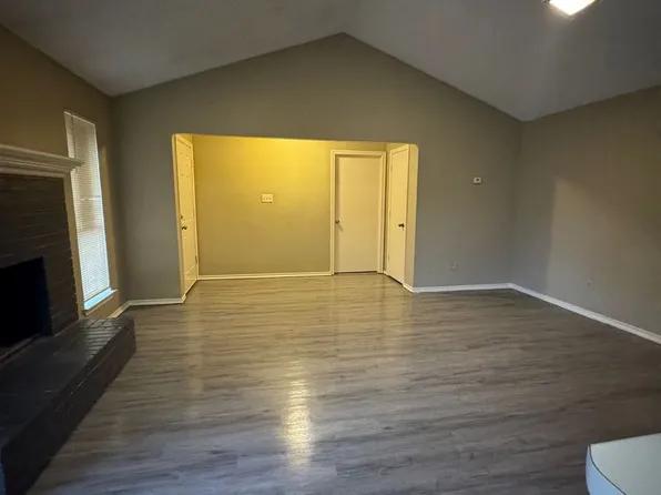 2322 Carol Good Ln, Carrollton, TX 75006