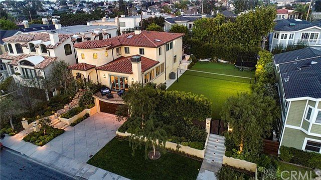 1st image of 2104 Palm Ave