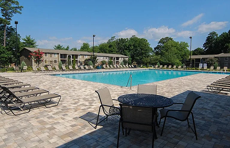 Tuckahoe Creek Apartments — Photo 15