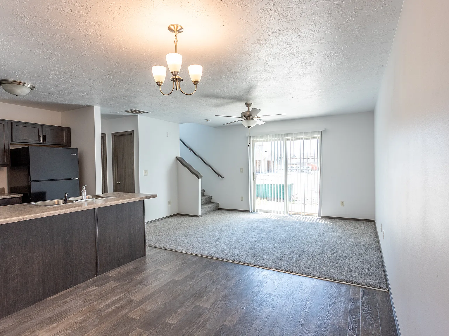 85 Commons — Photo 1