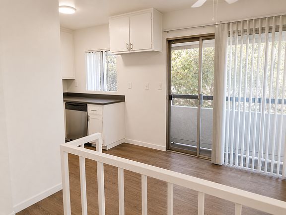 4th image of 14805 Magnolia Blvd #210