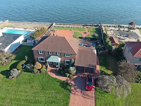 3rd image of 24 Shoal Dr