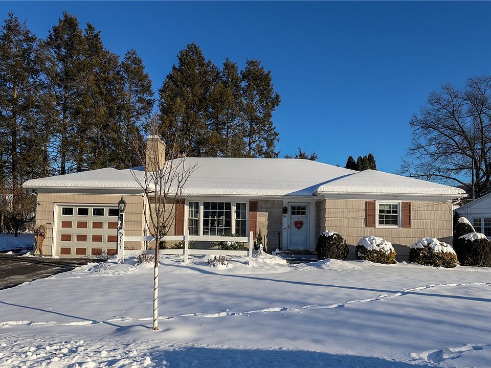 1st image of 96 Greenridge Dr E