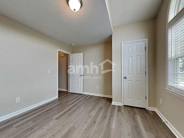 96 Imperial Dr — Photo 16