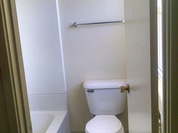 Full bath upstairs