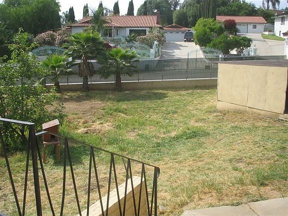 4th image of 13926 Lomitas Ave