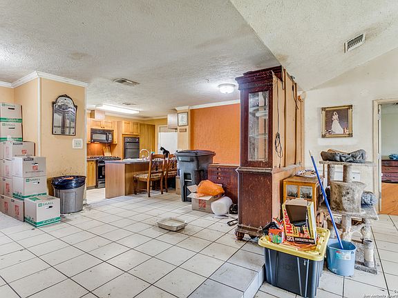 5th image of 15803 Blackhawk Blvd