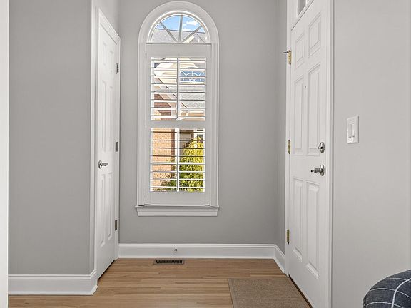 3rd image of 249 Blackwell Farm Rd