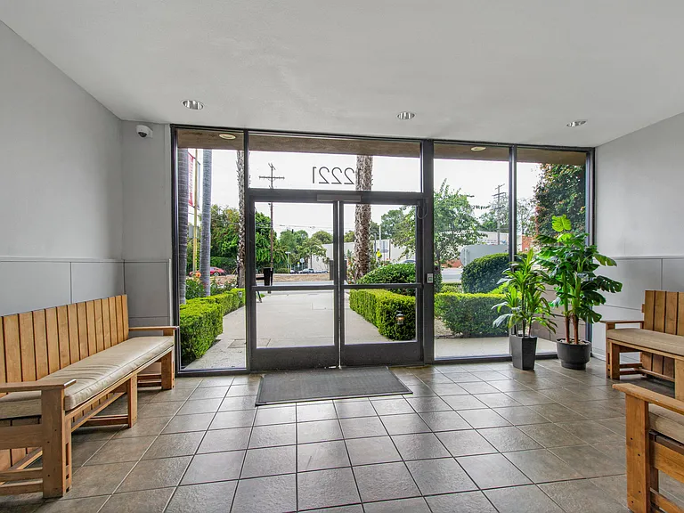 12221 San Vicente Blvd — Photo 44