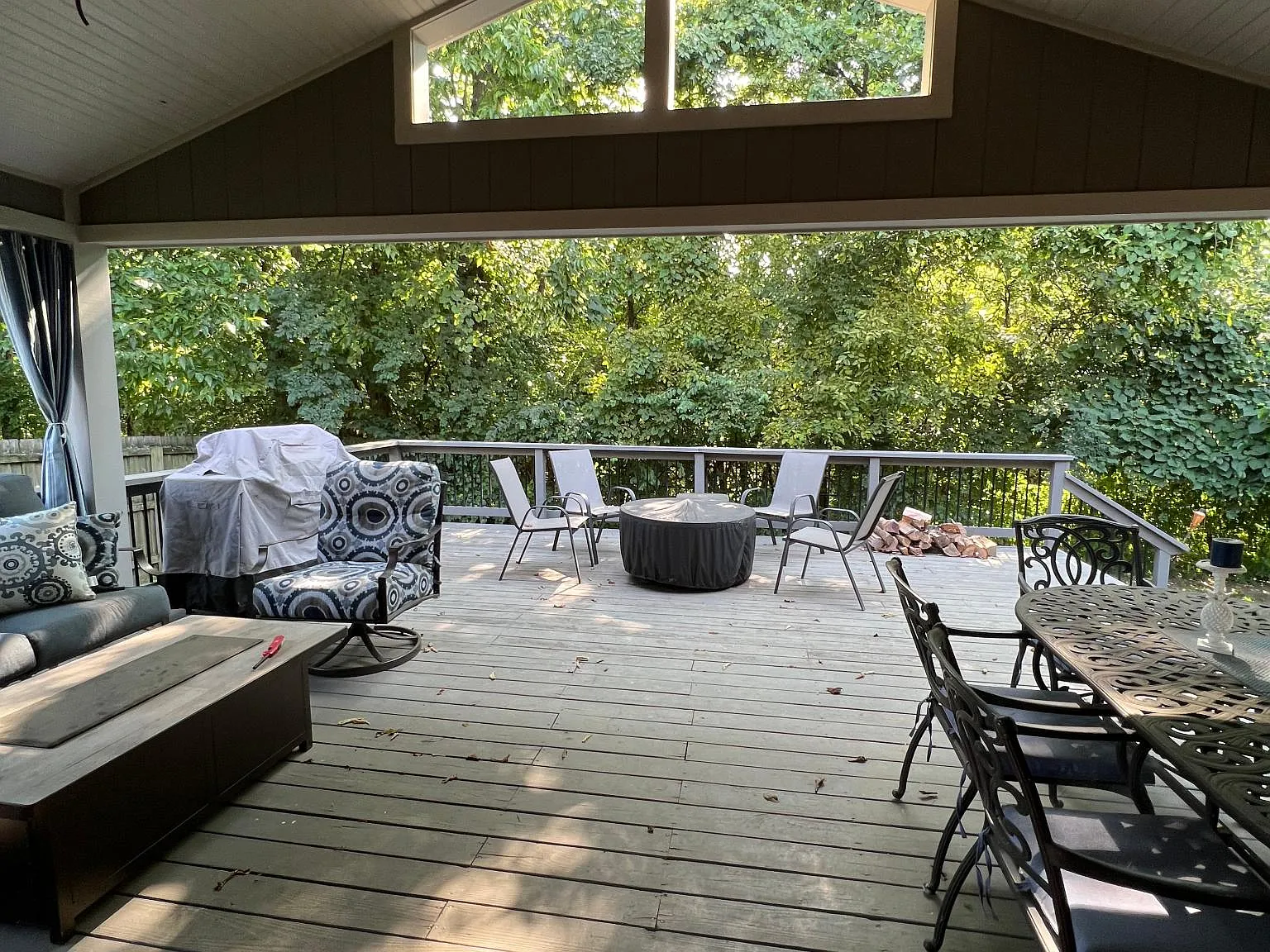4 bed, 2.5 bath, 3100 sqft, $4,500 — Photo 2