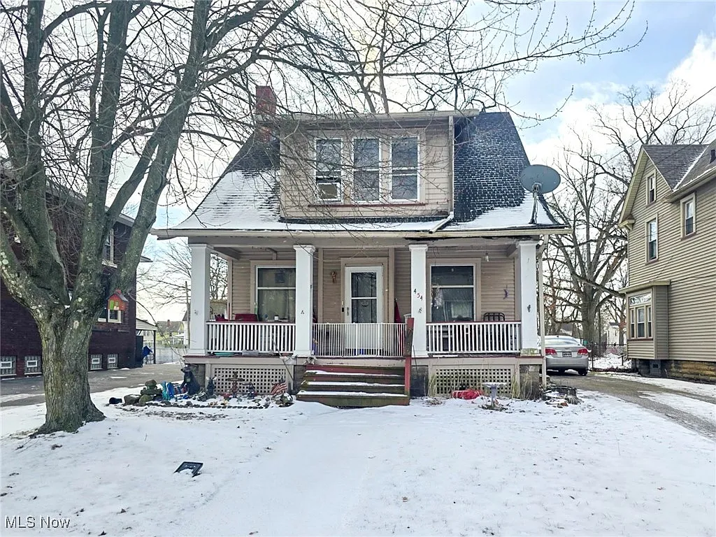 454 Washington St NE photo 1
